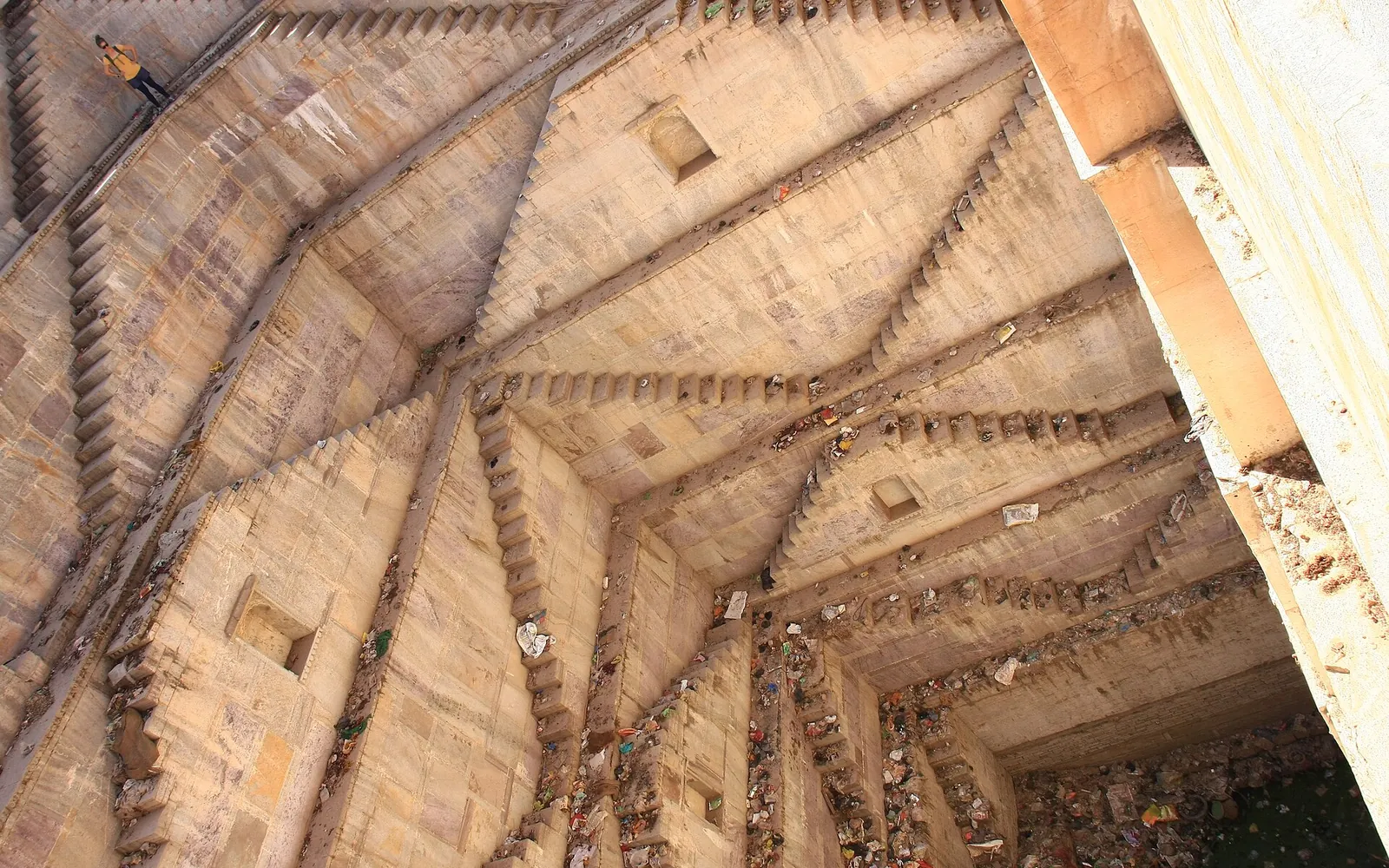 Looking down the zigzag steps of the west Nagar Sagar Kund in Bundi