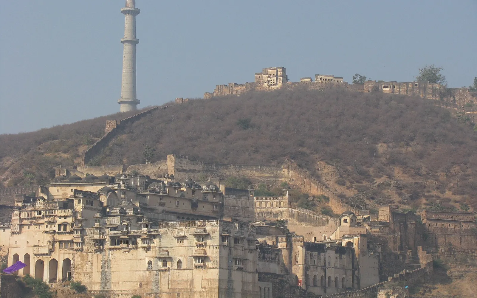 Garh Palace and Taragarh Fort on the hillside above Bundi